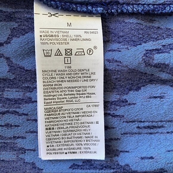 The  GAP mini dress with v-neck and long sleeves, drawstring waist - Picture 9 of 9